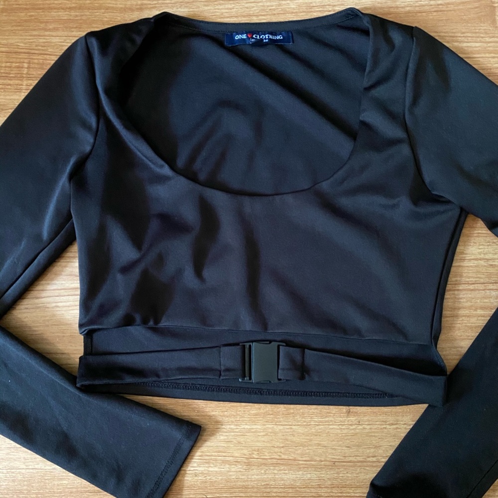 F21 Long Sleeved Crop